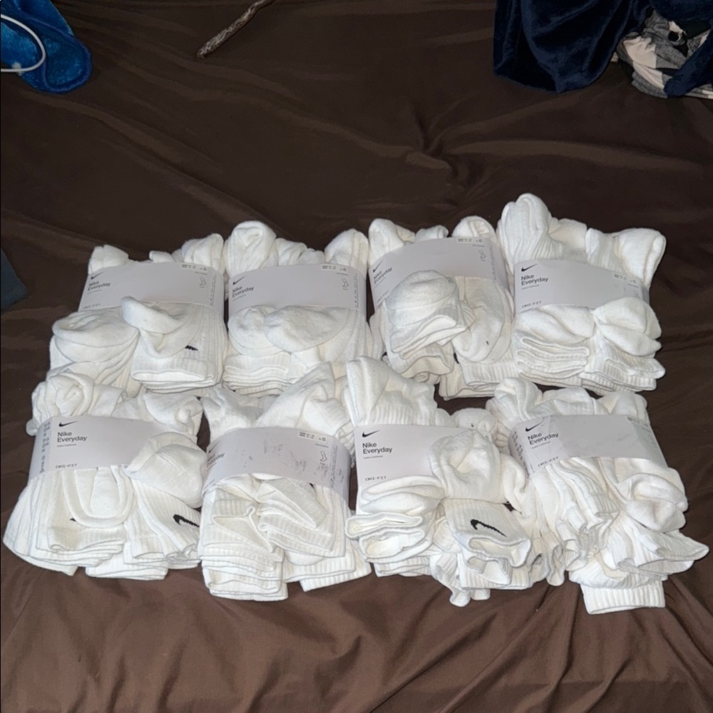 Nike Everyday White Socks 8 pack of 6!